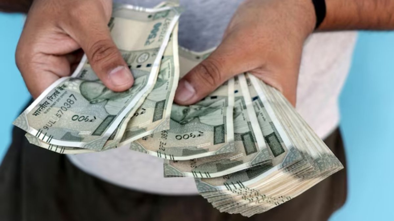 PPF Savings Duration: हर महीने सिर्फ ₹2,000 निवेश करें और पाएं ₹7 लाख! जानिए इस शानदार योजना की पूरी जानकारी